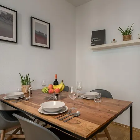 Lofts - Gemuetliche In Zentraler Lage Im Vorderen Westen Apartment