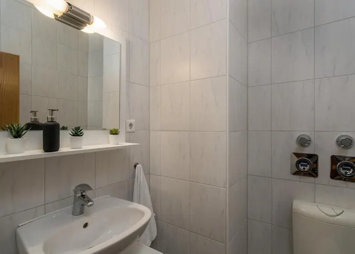 Apartman Lofts - Gemuetliche In Zentraler Lage Im Vorderen Westen *